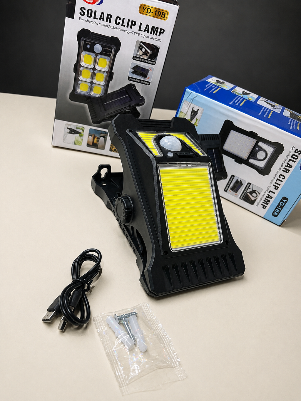 Lámpara Solar LED con Sensor de Movimiento